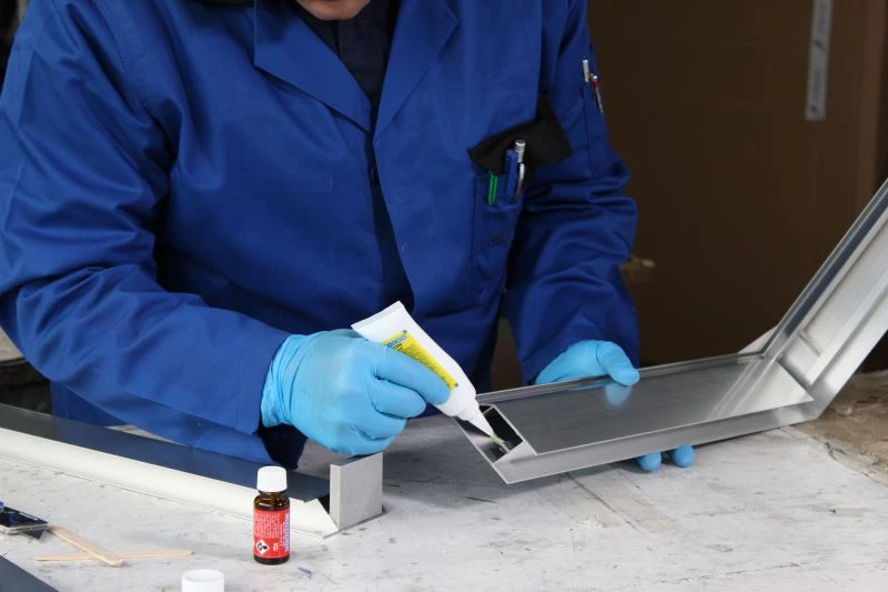 Adhesivo acrílico estructural RK-1300 para metales y plásticos duros