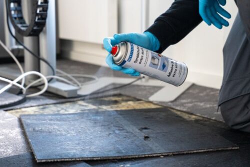 Adhesivo de contacto spray extra fuerte WEICON para goma y metal