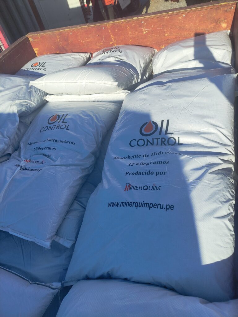 Absorbente granulado para derrames 6kg - 12kg  Oil Control