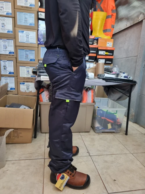 PANTALON CARGO GABARDINA AZUL LAND KUMEN